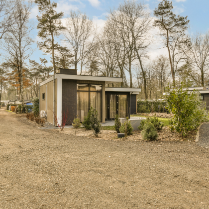 Compact backyard ADU unit with modern exterior design – Best ADU LA