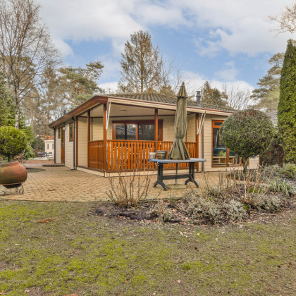 Small residential backyard ADU house with patio area – Best ADU LA